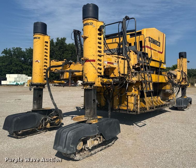 2002 Gomaco Commander III paver - DS3748