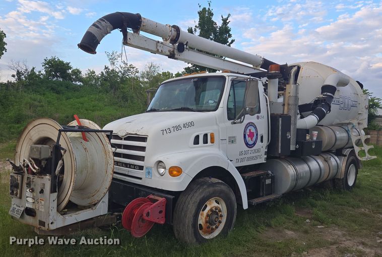 2002 Sterling L-Line sewer jetter truck - DT4857