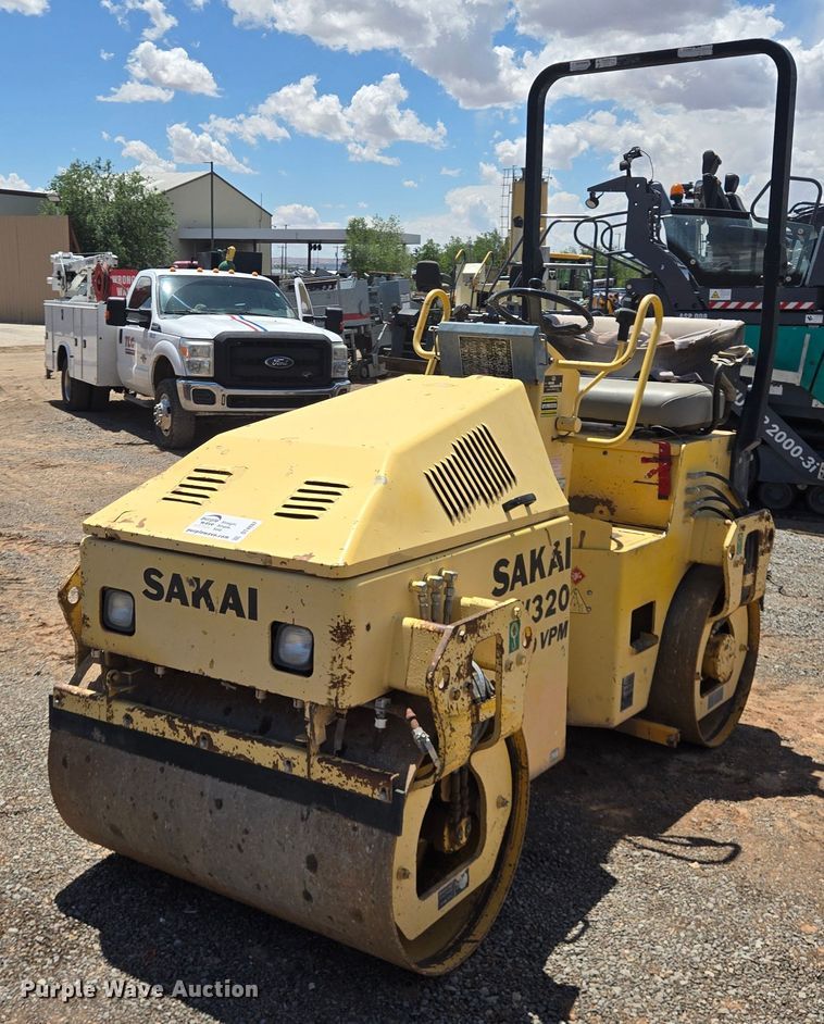 2006 Sakai SW320 double drum vibratory roller - DT4887