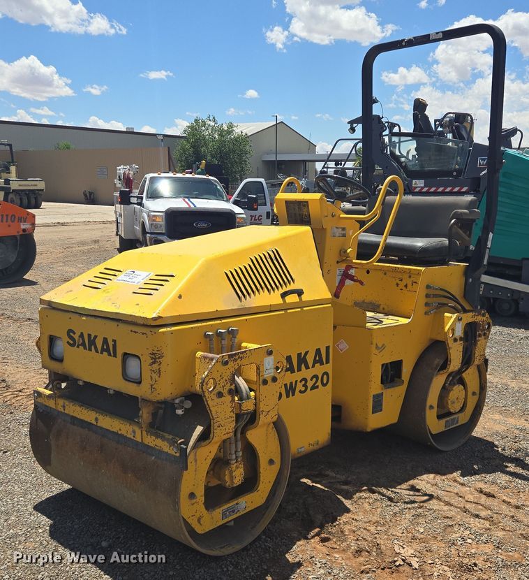 2007 Sakai SW320 double drum vibratory roller - DT4888