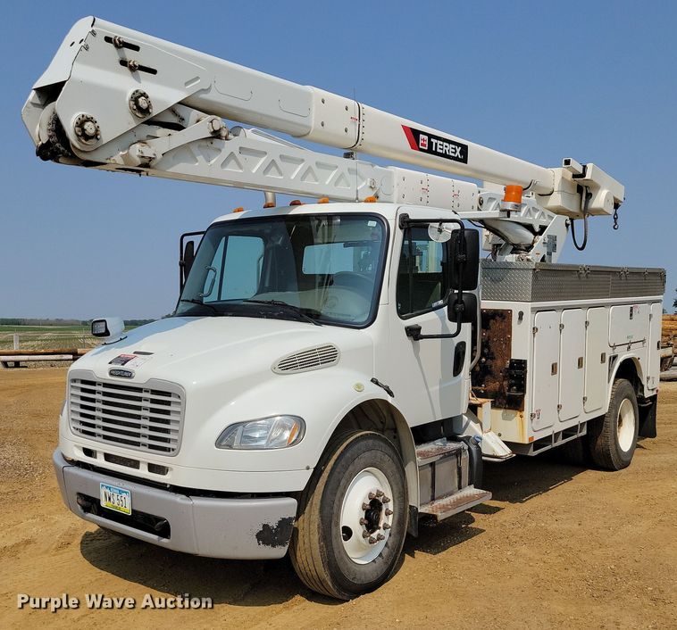 2013 Freightliner M2 bucket truck - DX6995