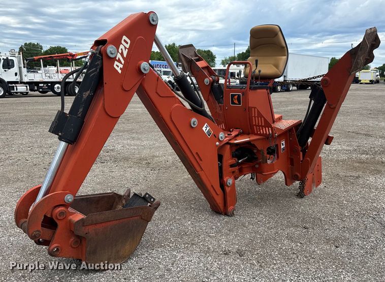 2005 Ditch Witch A720 Backhoe attachment - DY0049