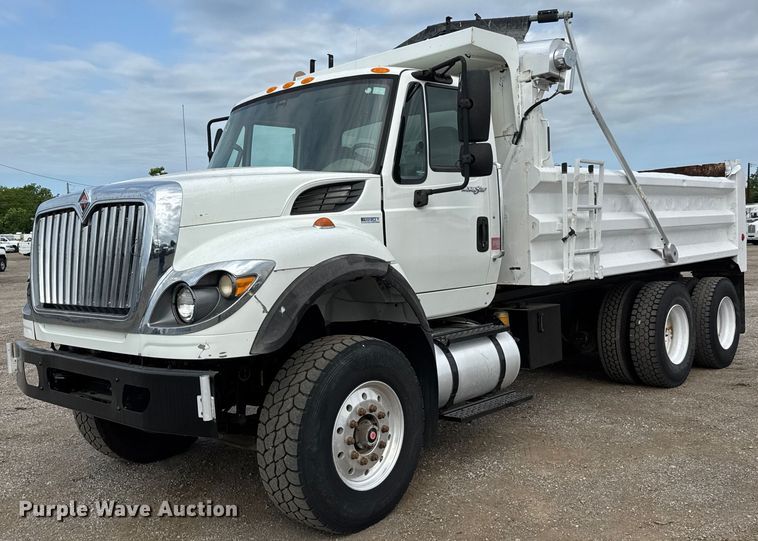 2011 International 7600 dump truck - DY0059