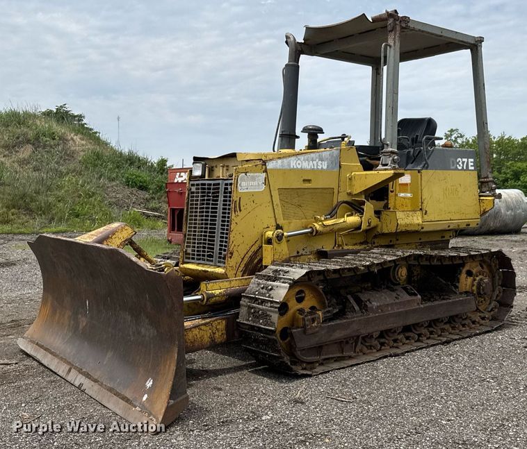 1996 Komatsu D37E-5 dozer - DY0173