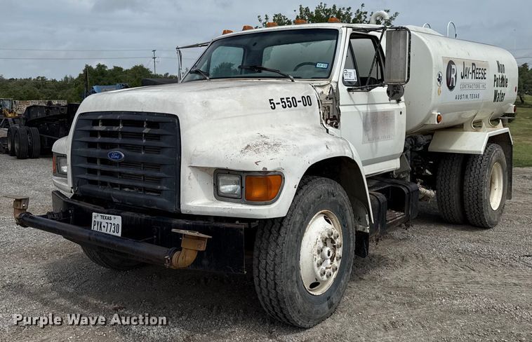 1996 Ford F800 water truck - ED5691