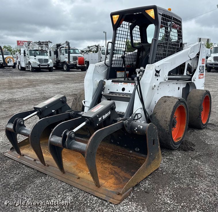 2007 Bobcat S220 skid steer loader - EG5860