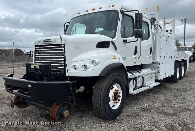 2012 Freightliner Business Class M2 Crew Cab utility / service truck - EG5862