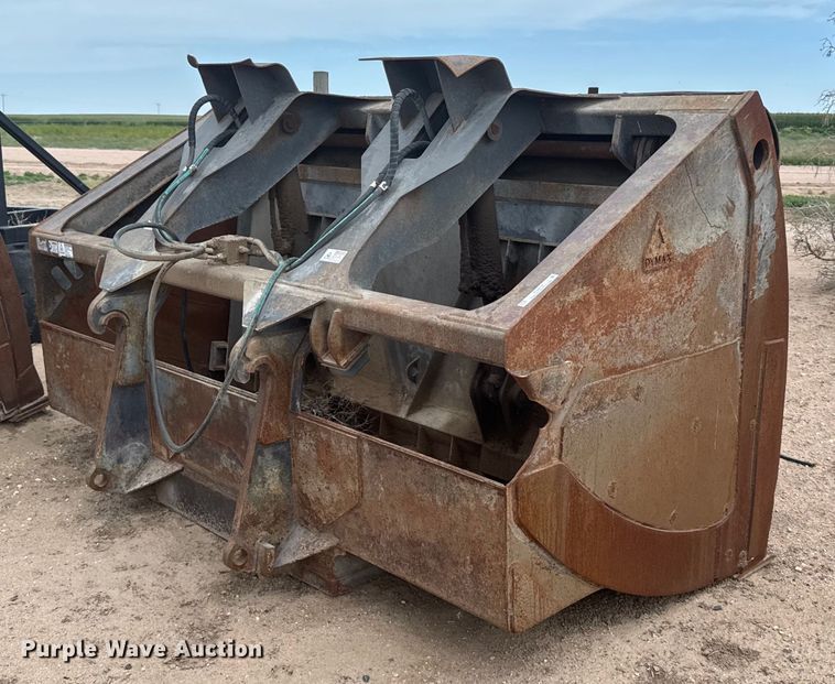 Dymax 118" W push out bucket - EG6536