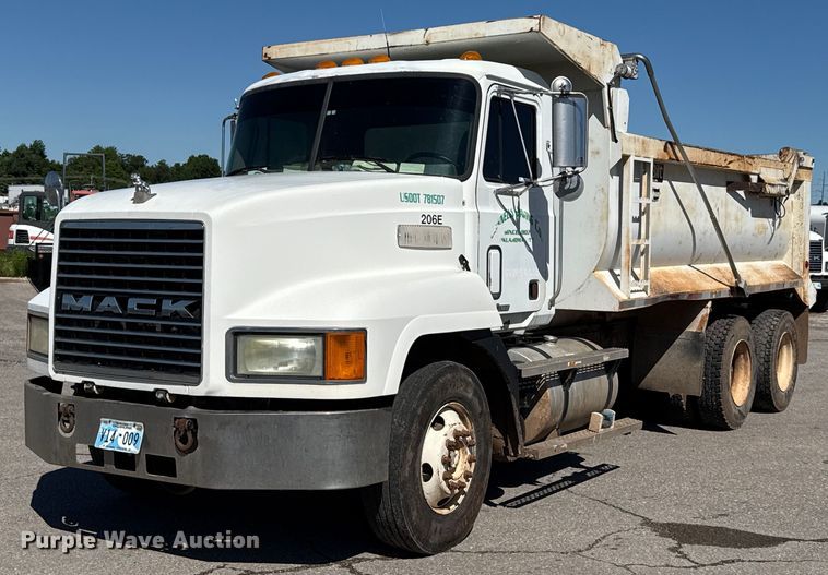 1999 Mack CH613 dump truck - EJ4637