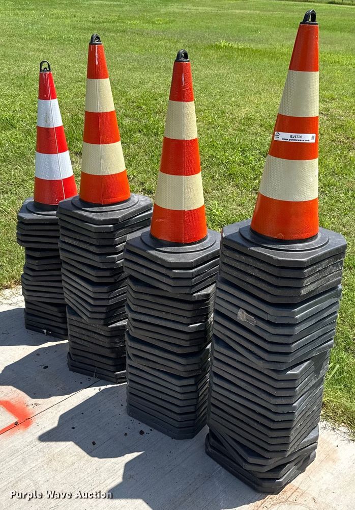 (100) safety cones - EJ4726