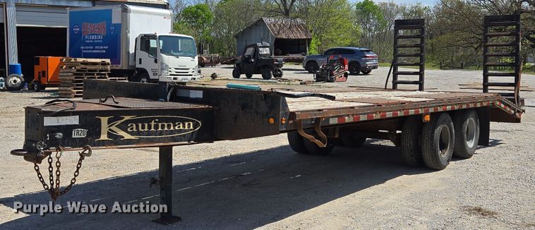 2014 Kaufman equipment trailer - EM7109