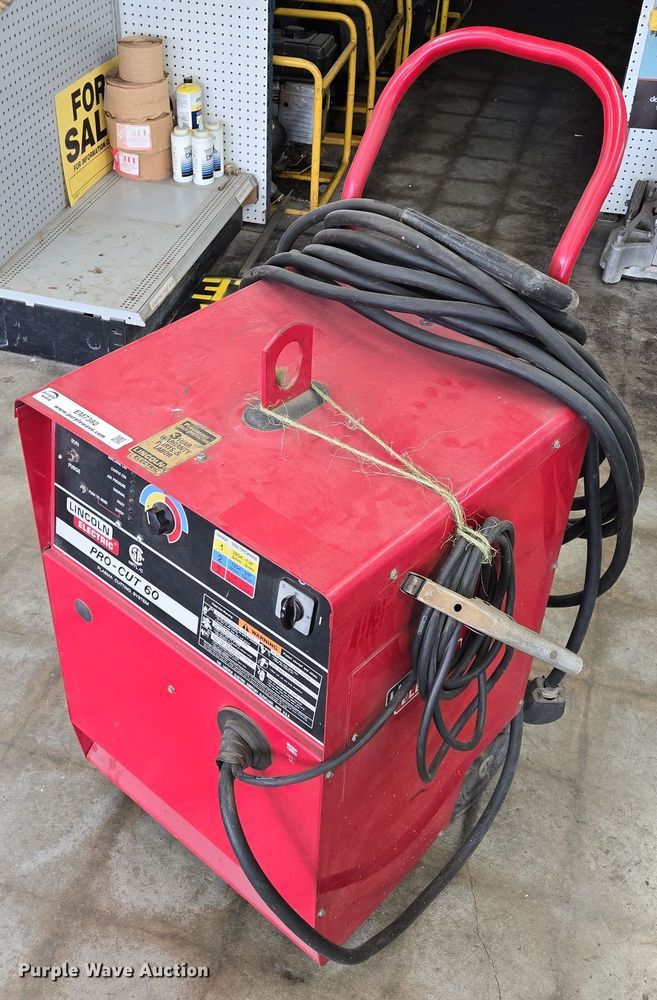 Lincoln Electric Pro-Cut 60 plasma cutter - EM7382