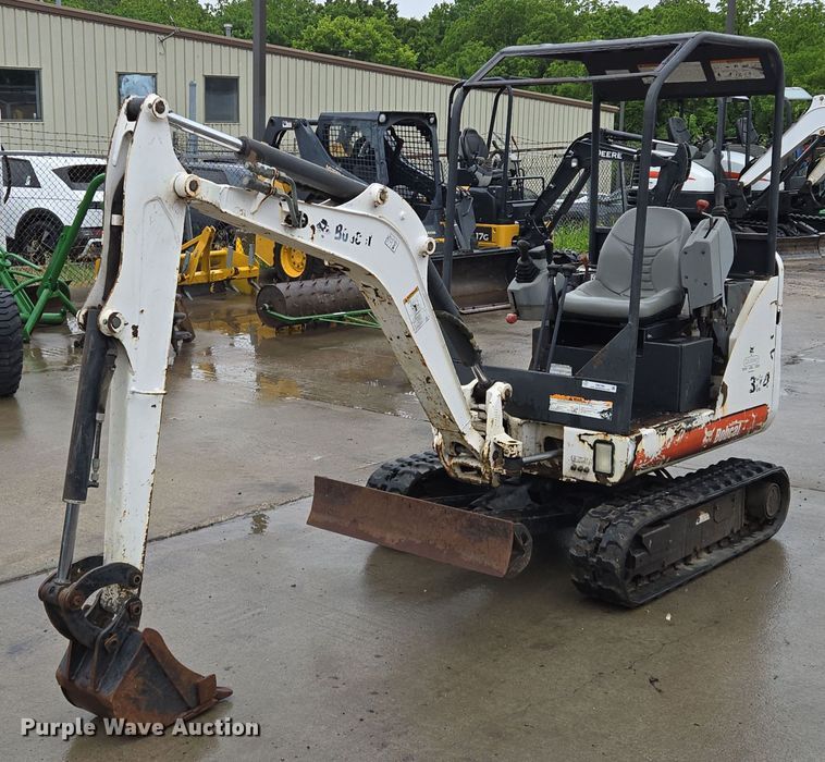 2011 Bobcat 324 M mini excavator - EM7390