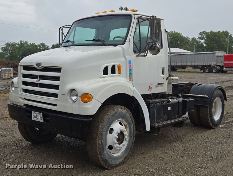 1999 Sterling L7501 semi truck - EM7449
