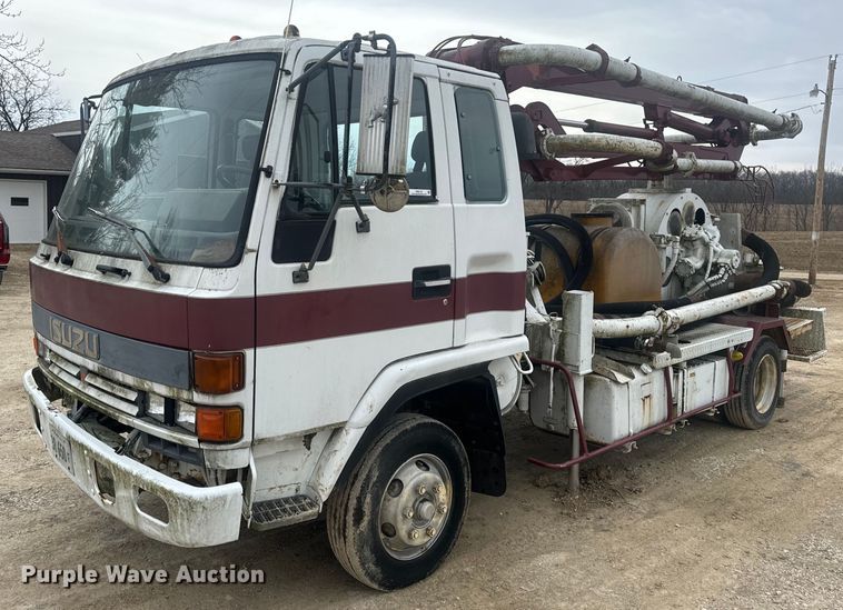 1995 Isuzu concrete pump truck - EN5132