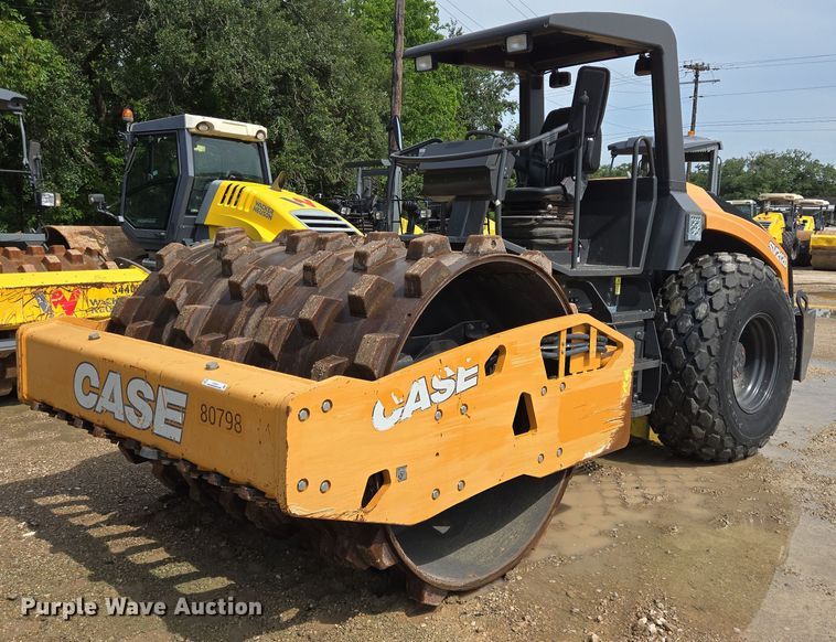 2019 Case SV212D single drum vibratory roller - EQ4031