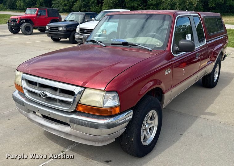 1998 Mazda B-series B4000 Ext. Cab pickup truck - DU7829