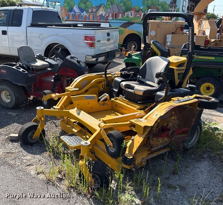 2016 Hustler Super 104 ZTR lawn mower - DX5506