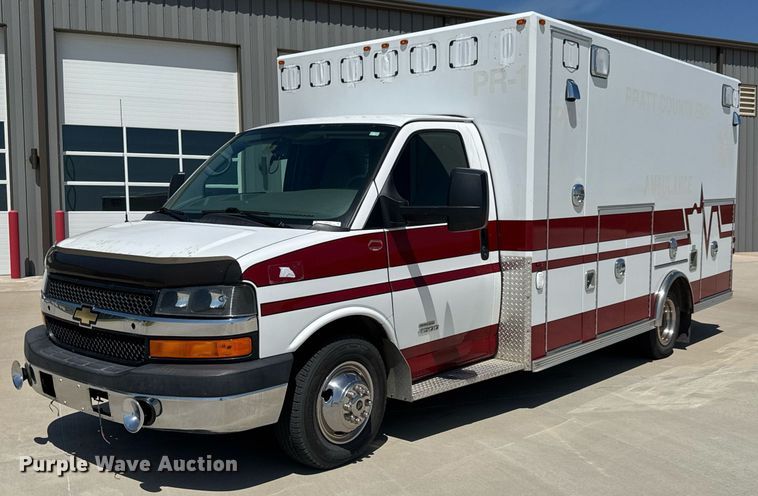 2015 Chevrolet Express G4500 ambulance - DY0155