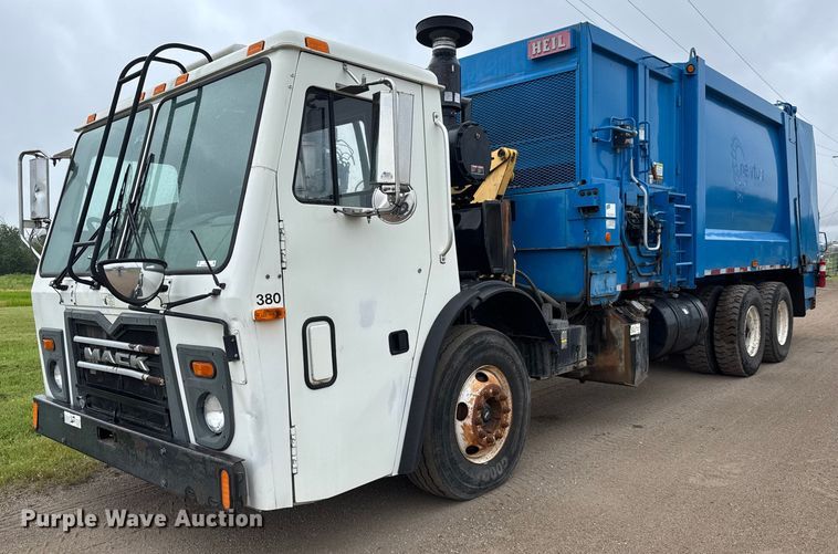 2008 Mack LEU613 refuse truck - DY0205