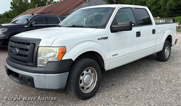 2012 Ford F150 SuperCrew pickup truck - DY0548