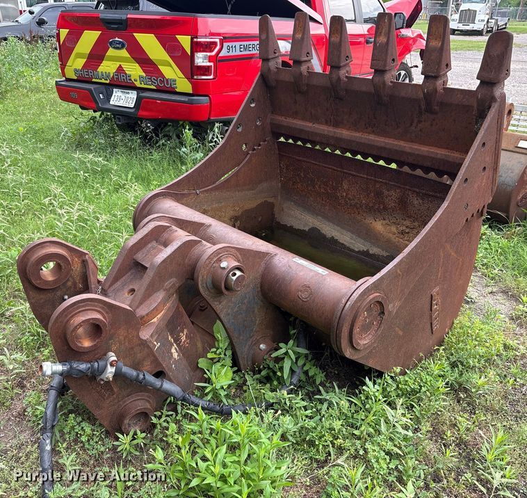 Helac clamshell bucket - DY0554