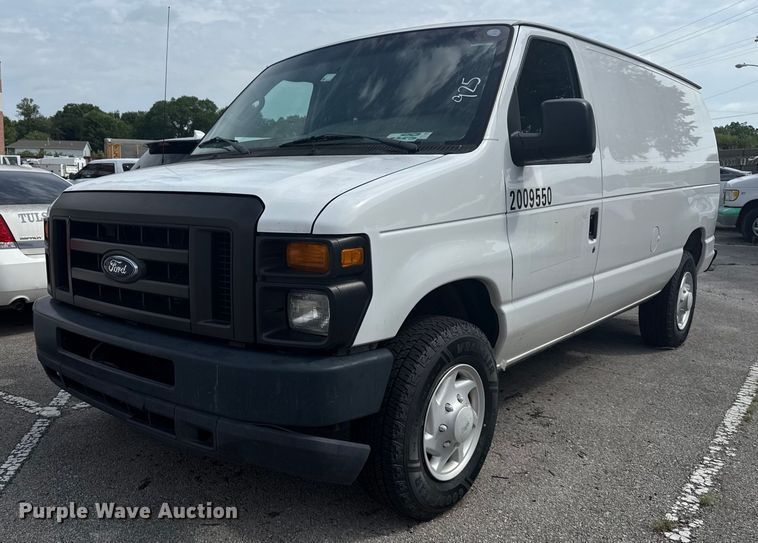 2009 Ford E350 Super Duty van - EG8514