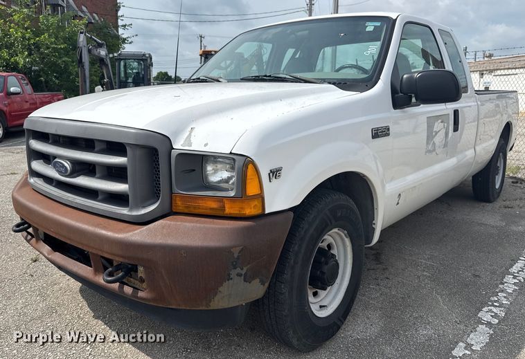 2001 Ford F250 Super Duty SuperCab pickup truck - EG8518