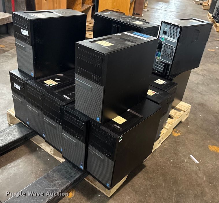 Approximately 18 Dell OptiPlex desktops - EG8544