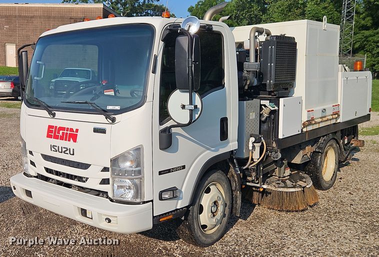 2016 Isuzu NRR street sweeper truck - EJ0088