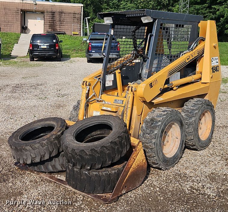 1999 Case 1840 skid steer loader - EJ0089