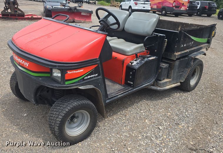 2010 Cushman Turf-Truckster utility vehicle - EK5329