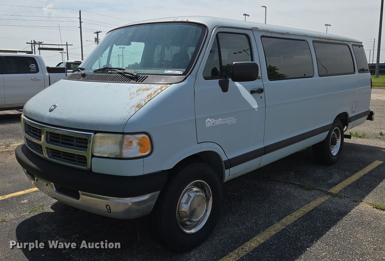 1996 Dodge Ram Wagon 3500 van - EN8075