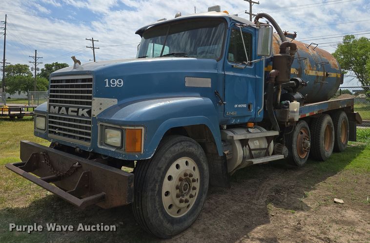 1999 Mack CH613 vacuum truck - EO0931