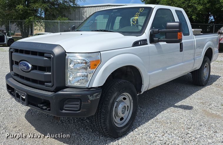 2013 Ford F250 Super Duty XLT SuperCab pickup truck - EO1043