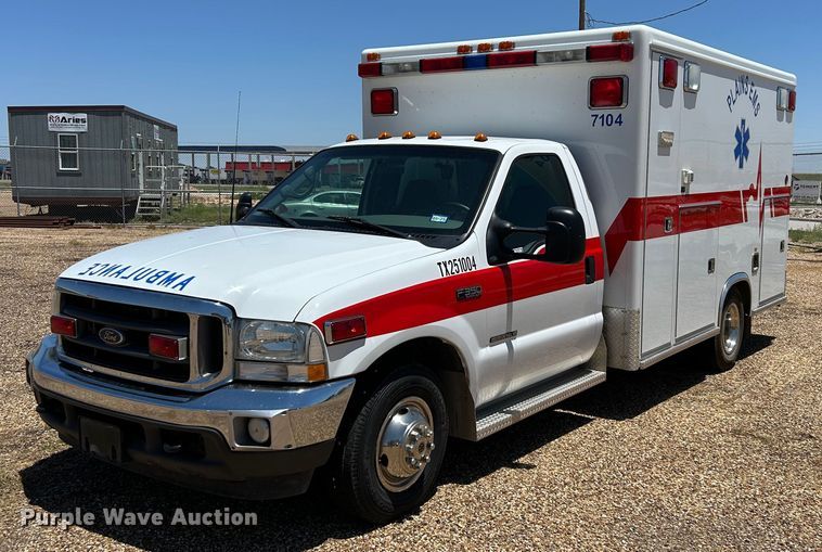2002 Ford F350 Super Duty XLT ambulance - EX9275