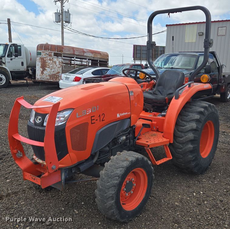 Kubota L3301D MFWD tractor - DT4896