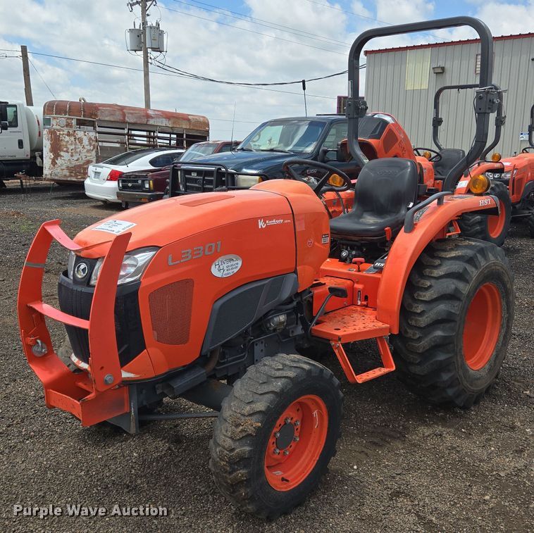 Kubota L3301D MFWD tractor - DT4897
