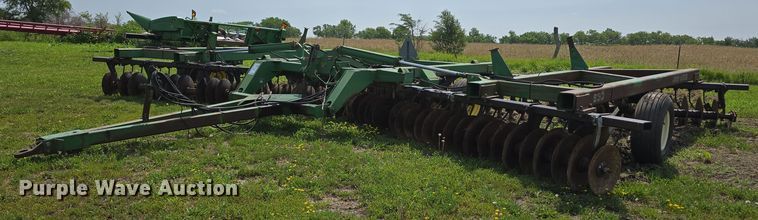 2001 John Deere 630 double off-set disk - DT6961