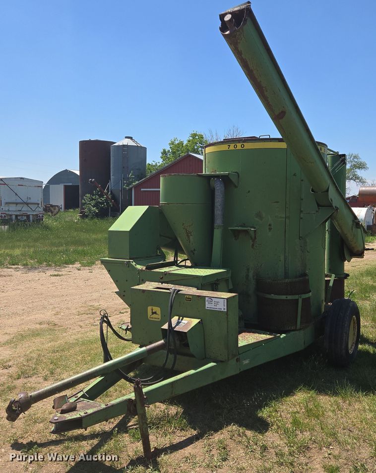John Deere 700 feed mixer - DT7213