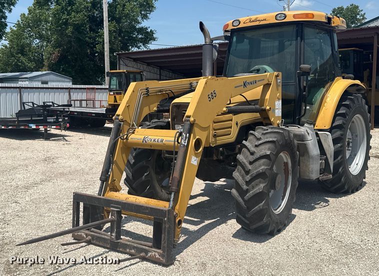 2004 Challenger MT525B MFWD tractor - DU9794