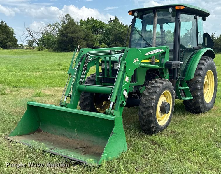 2004 John Deere 5520 MFWD tractor - DU9804