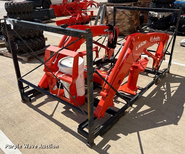 Kubota LA526 loader bracket  - DY0632