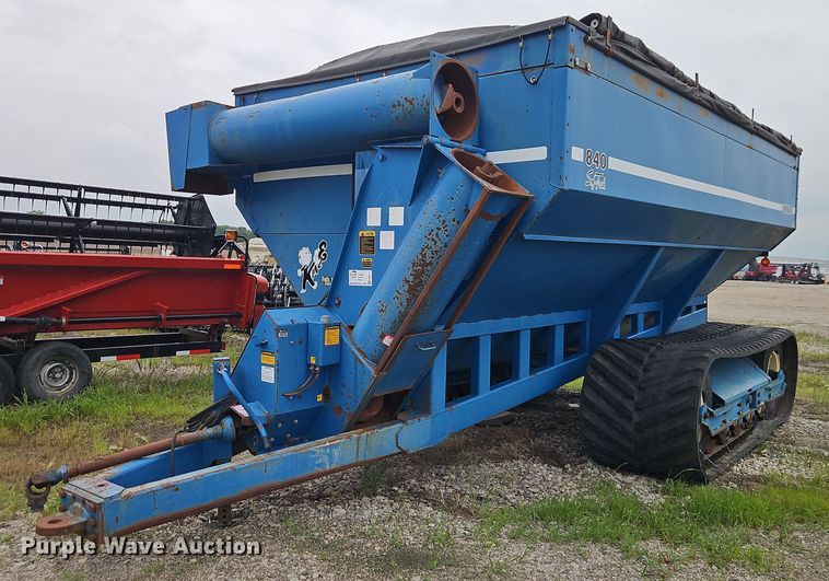 Kinze 840 AW grain cart - EB8111
