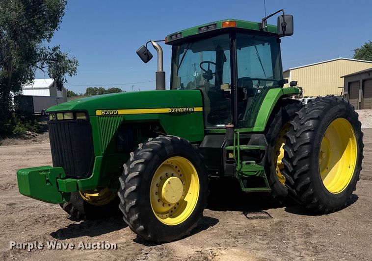 1997 John Deere 8300 MFWD tractor - EG6579