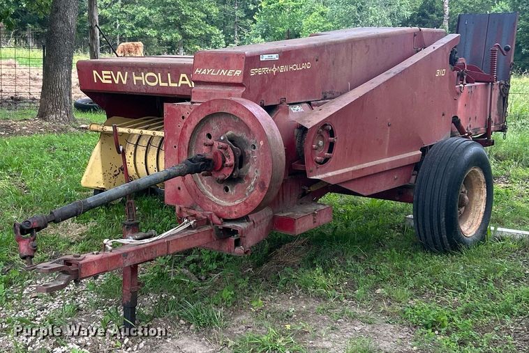 Sperry New Holland 310 small square baler - EK8186