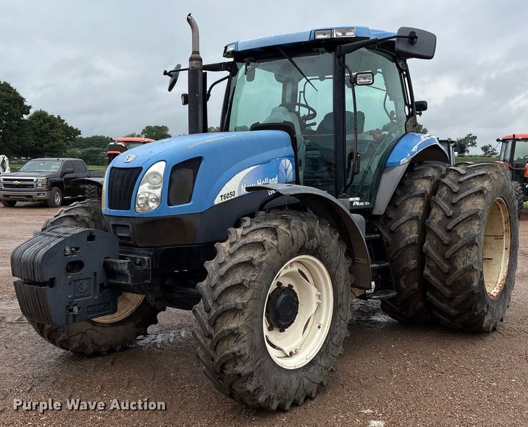 New Holland T6050 MFWD tractor - EM2642