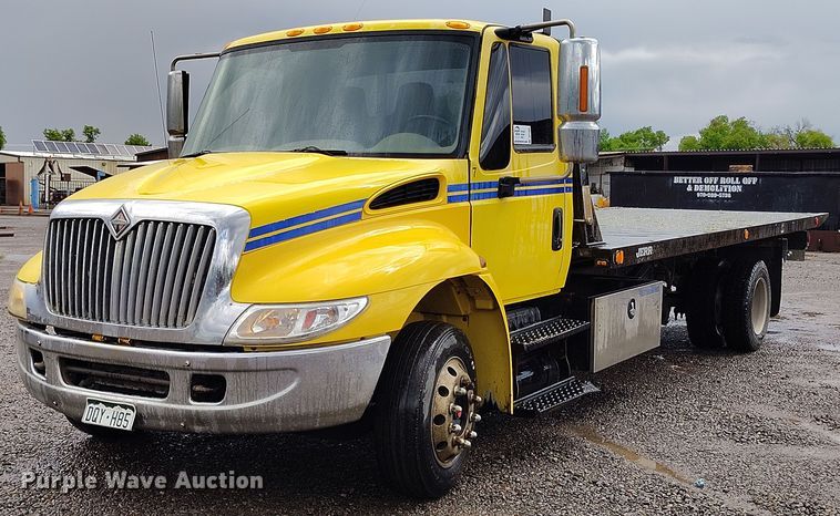 2007 International 4300 rollback truck - DP4991