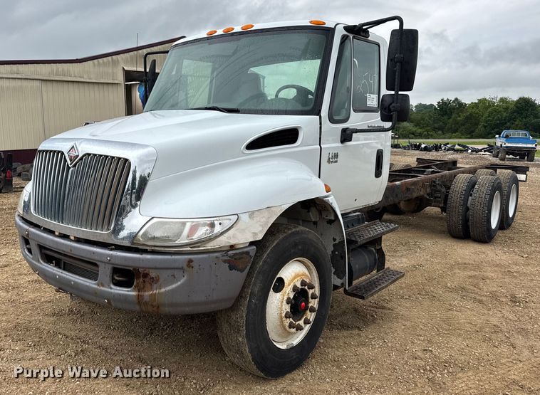 2007 International 4400 truck cab and chassis - DV4157