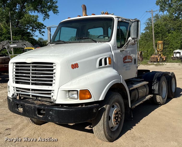 1998 Ford LT9513 semi truck - DZ4068